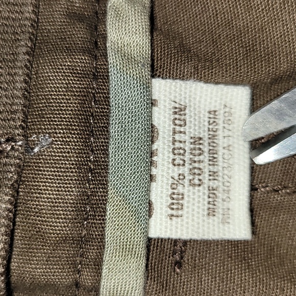 2006. Old Navy. Heavy-duty cargo Pants.  Field Tested. Men's size 34 - Picture 3 of 16